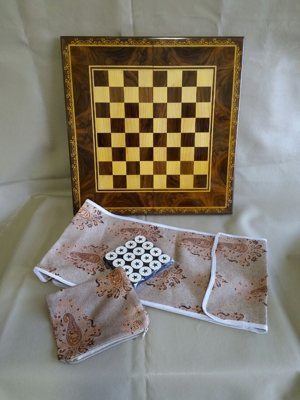 تخته نرد شطرنج دار داخل مارس تخته نرد شطرنج دار داخل مارس - تصویر 1